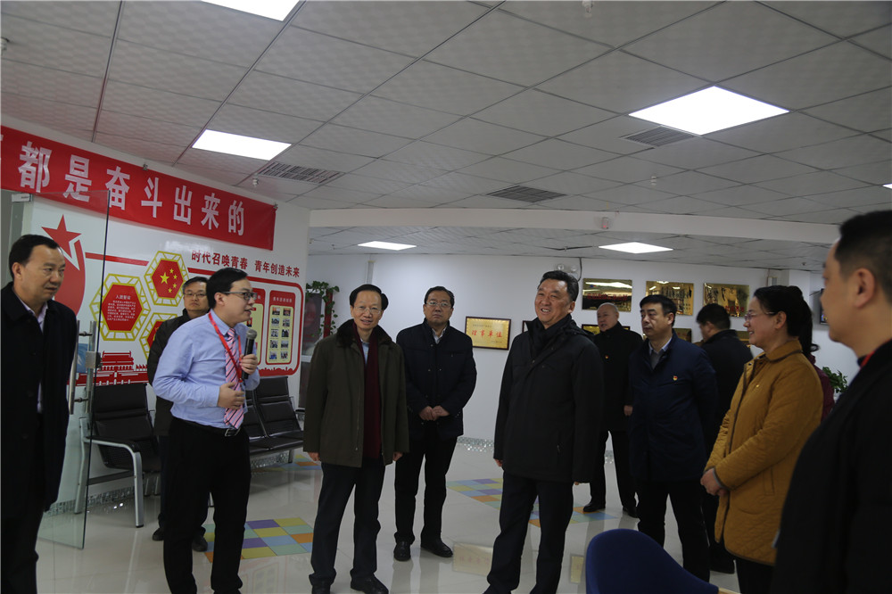 熱烈歡迎全國總工會副主席，書記處書記魏地春及省總工會王保存主席一行蒞臨安陽青峰網(wǎng)絡參觀指導